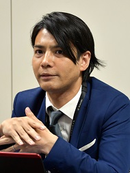 西村氏