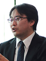 佐藤氏